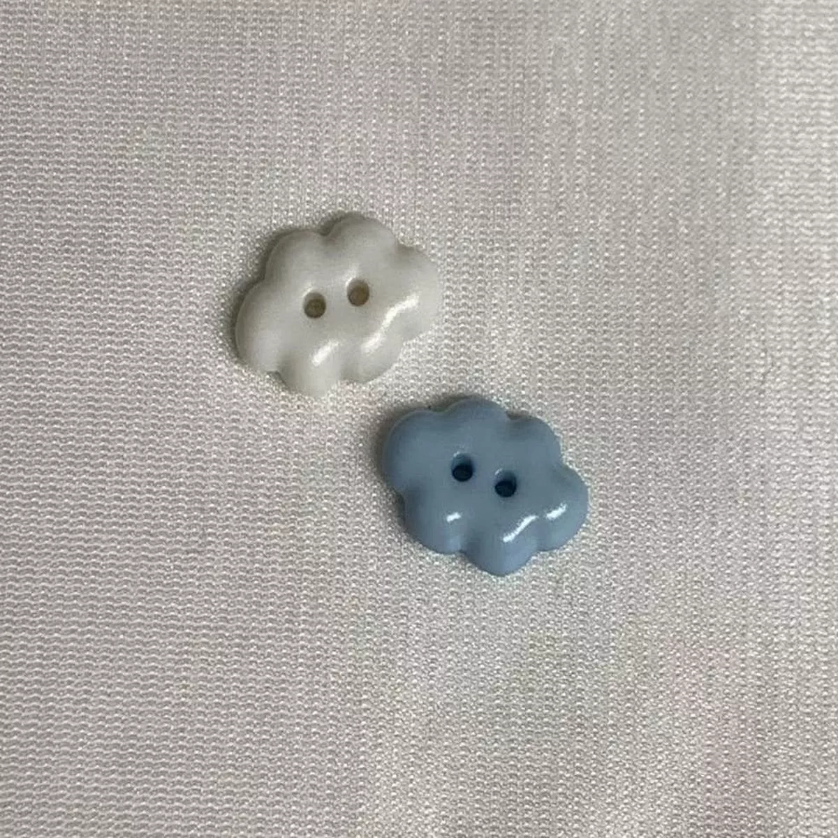 Cloud Plastic Button 5/8″ (Choose Blue or White)