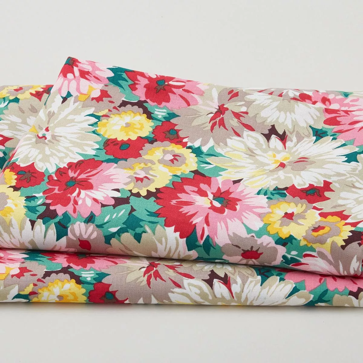 Cottage Garden – Daisy Extravaganza Multi 2 Yard Cut