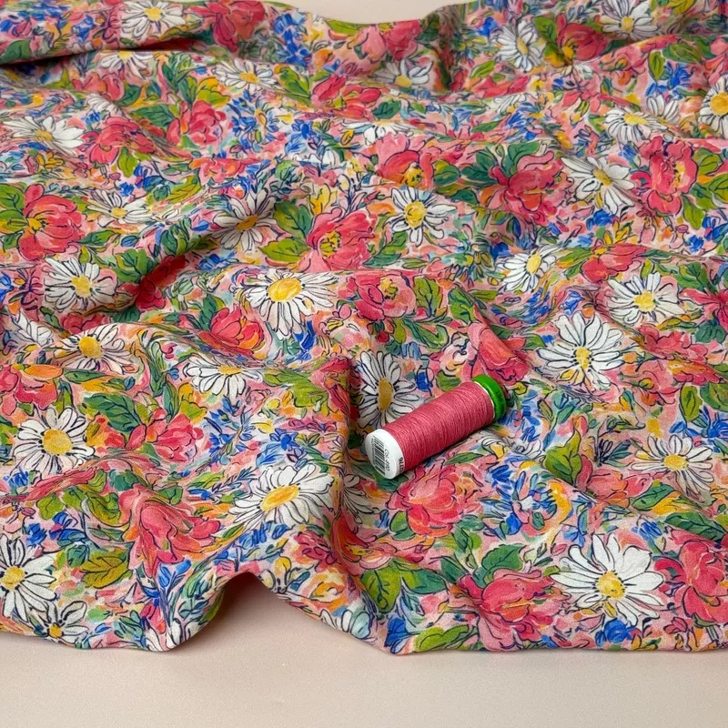 daisies-in-field-lenzing-ecovero-viscose-fabric Daisies in Field LENZING ECOVERO Viscose Fabric