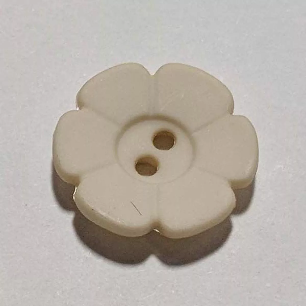 daisy-flower-plastic-button-15mm-5-8-inch-dill-buttons-ivory Daisy Flower Plastic Button – 15mm / 5/8 inch – Dill Buttons – Ivory