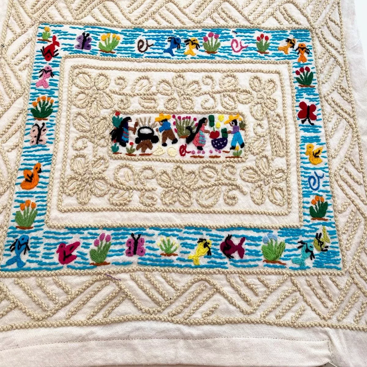 embroidered-pillow-cover Embroidered Pillow Cover