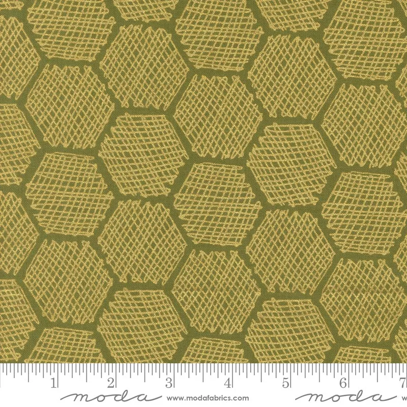 honeycomb-in-metallic-ivy-bee-garden Honeycomb in Metallic Ivy | Bee Garden