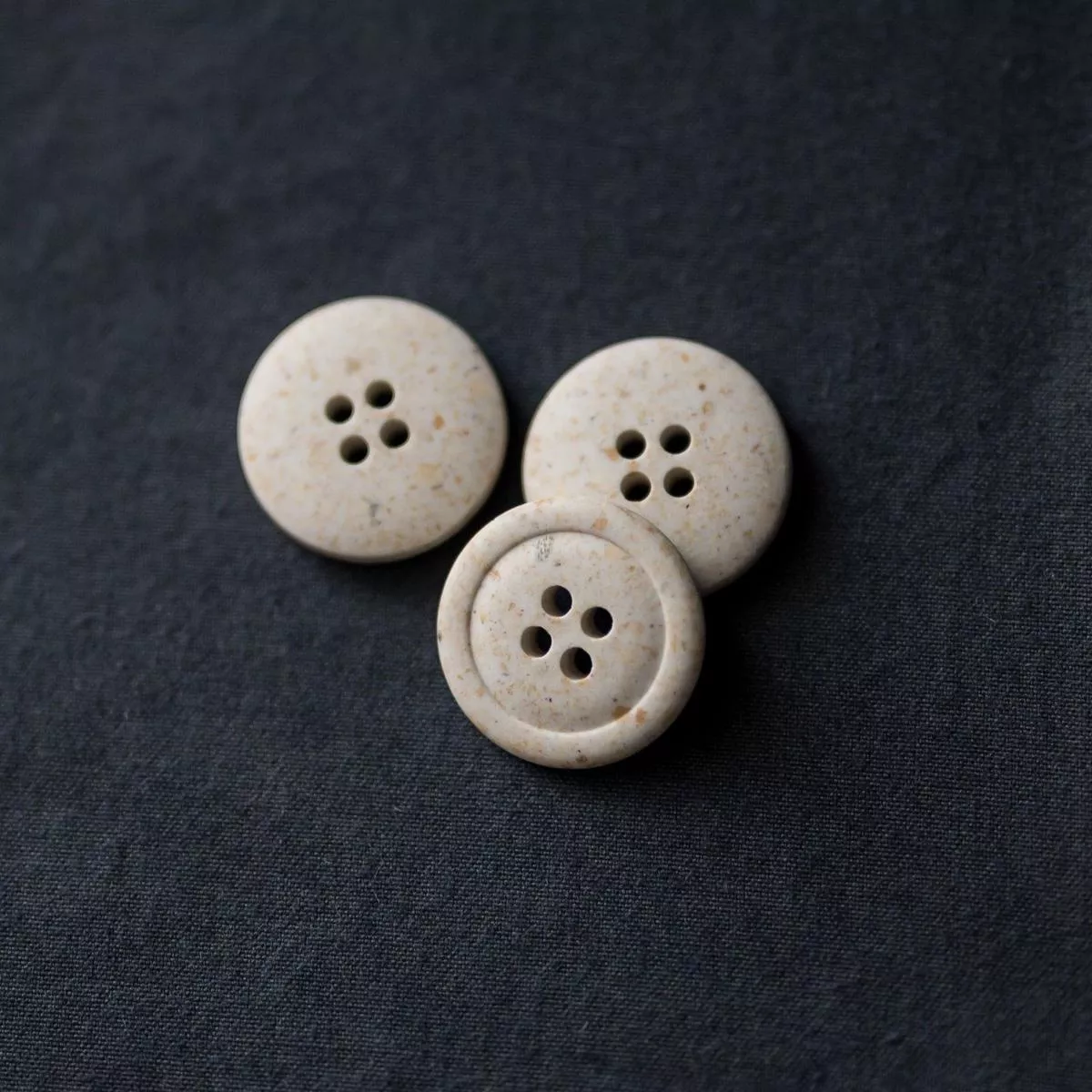 merchant-mills-recycled-resin-button-bianco-20mm Merchant & Mills – Recycled Resin Button – Bianco 20mm