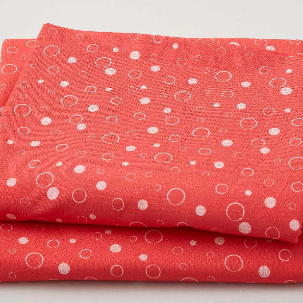sea-bubbles-on-108-widebacks-red-3-yard-cut Sea Bubbles on 108″ Widebacks Red 3 Yard Cut