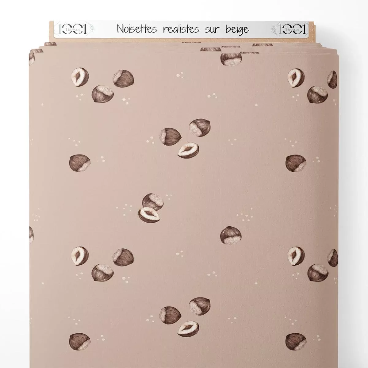 Tissu – Noisettes ralistes sur beige