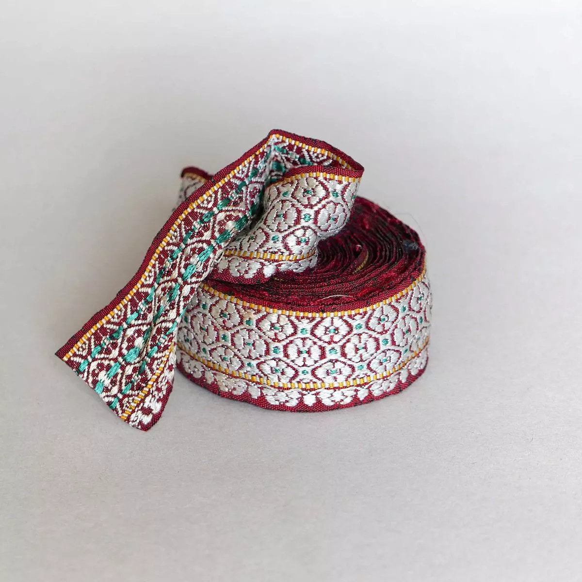 Vintage Poppy Trim