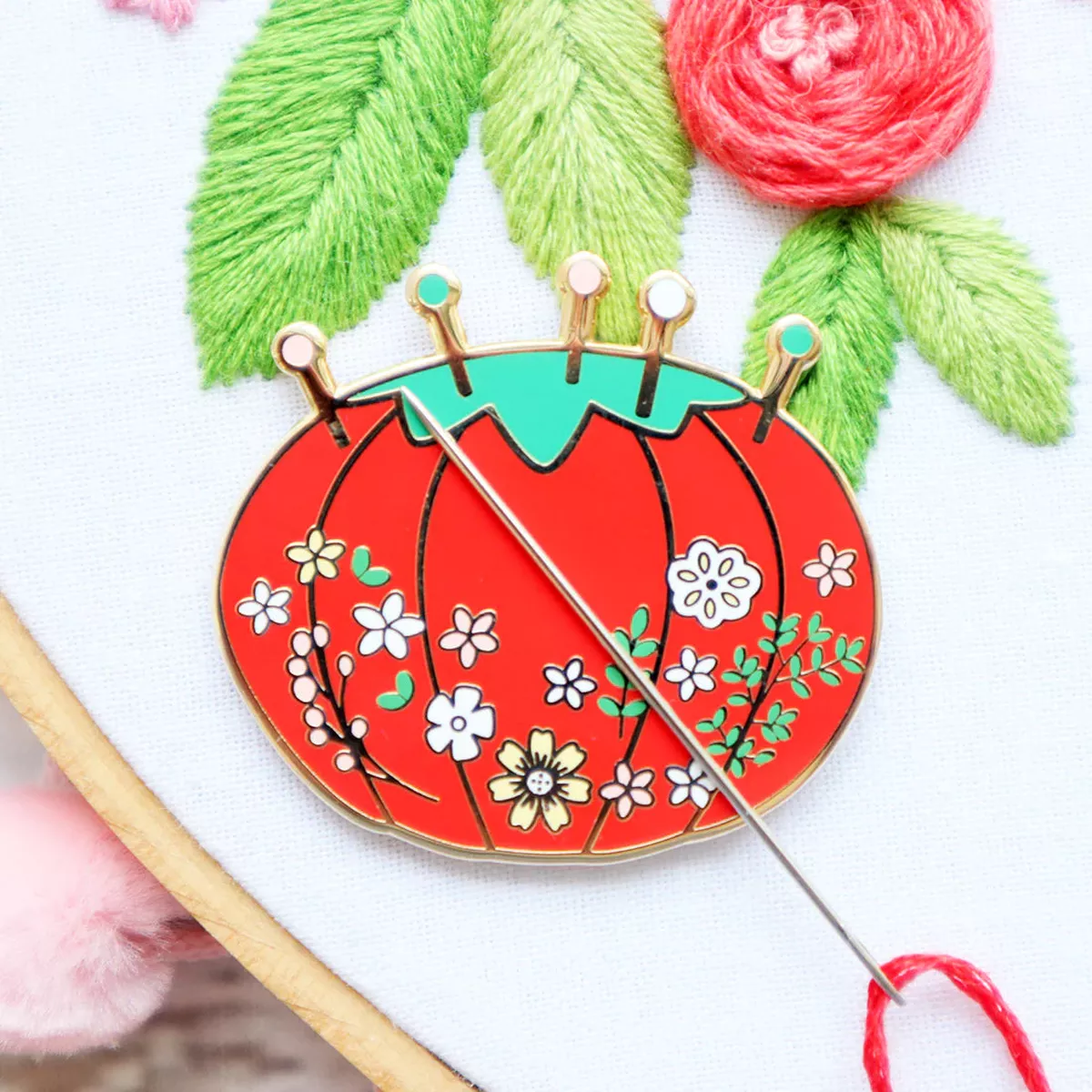 vintage-tomato-pin-cushion-magnetic-needle-minder Vintage Tomato Pin Cushion Magnetic Needle Minder