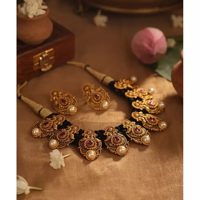 wildan-handcrafted-necklace-set-with-pearls Wildan Handcrafted Necklace Set With Pearls