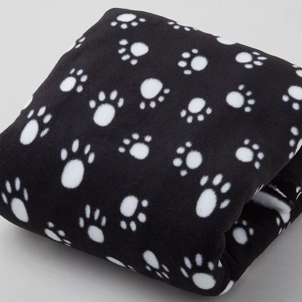 Winterfleece Prints – Paws Black 2 Yard Cut